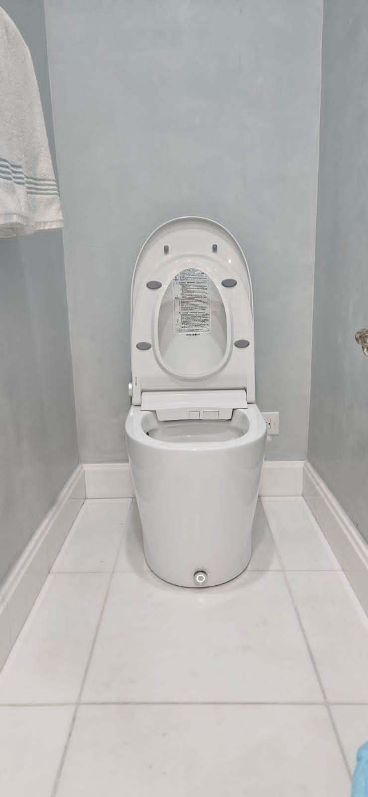 Smart toilet installed in Pinecrest, Florida